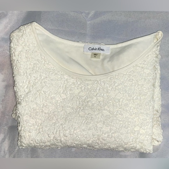 Short sleeve Calvin Klein Lace fabrication Top.  Cream colored Sz Xl - Picture 1 of 12